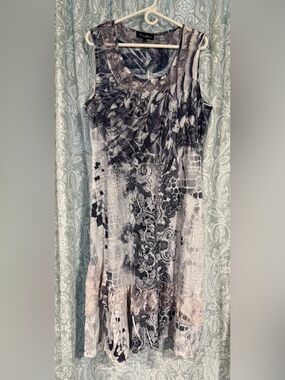 Sleeveless Black & Gray Patterned Dress